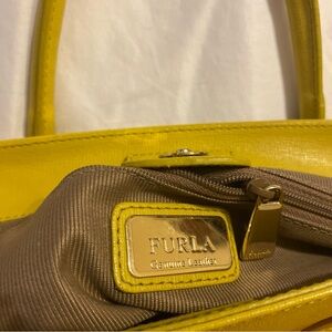 Pre-owned Mustard yellow handbag